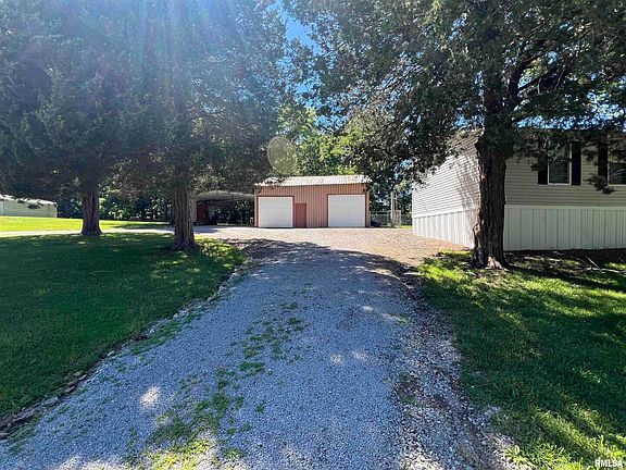 3rd image of 2030 Lakeshore Dr S