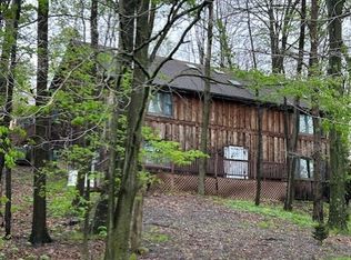 402 Tomahawk Trl, Mercer, PA 16137