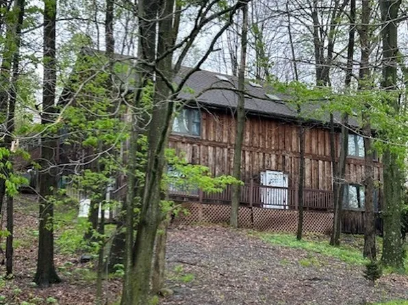 402 Tomahawk Trl, Mercer, PA 16137