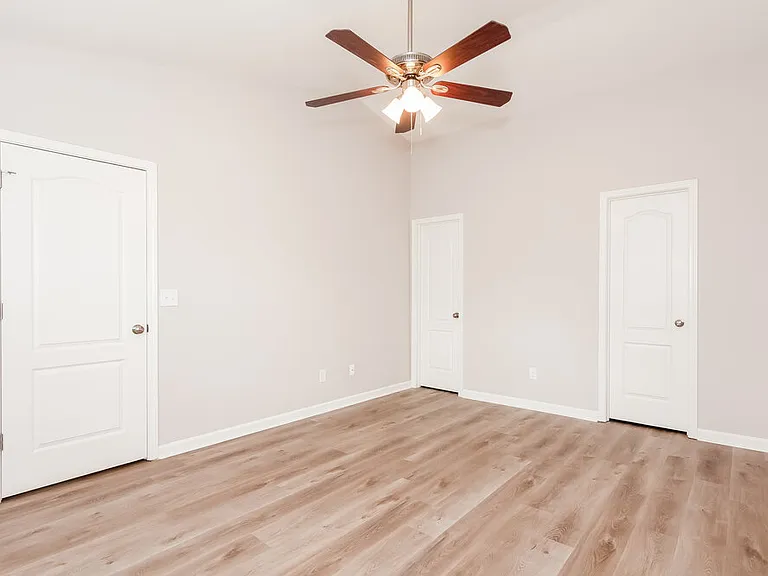 204 Ravenridge Ct — Photo 9