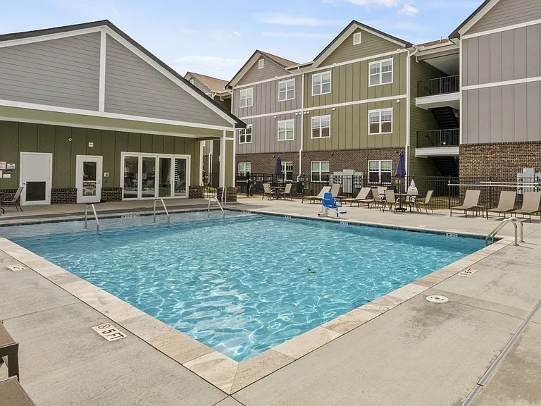The Grande at Geyser Falls Luxury Apartments — Photo 26
