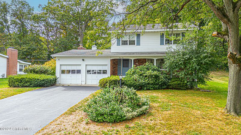 3rd image of 23 Patroon Place