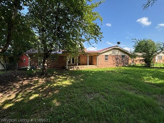 3rd image of 7222 Jenny Lind Rd