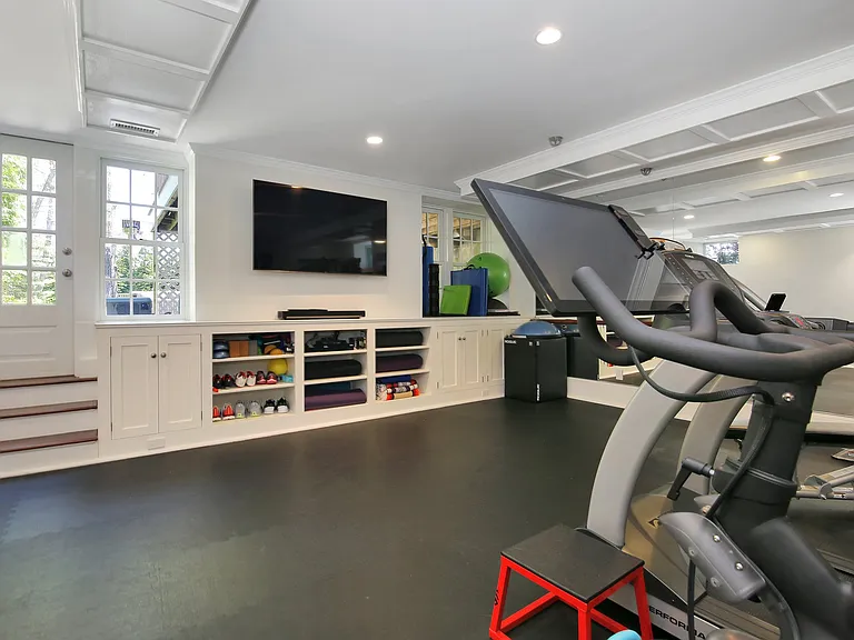 328 Sound Beach Ave — Photo 29