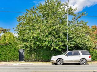 17959 Saticoy St, Reseda, CA 91335