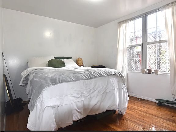 4th image of 213 N 5th St APT 1R