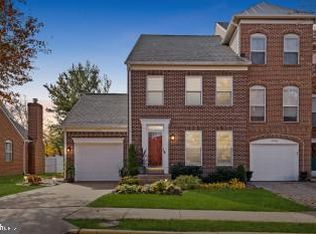 12056 Edgemere Cir, Reston, VA 20190