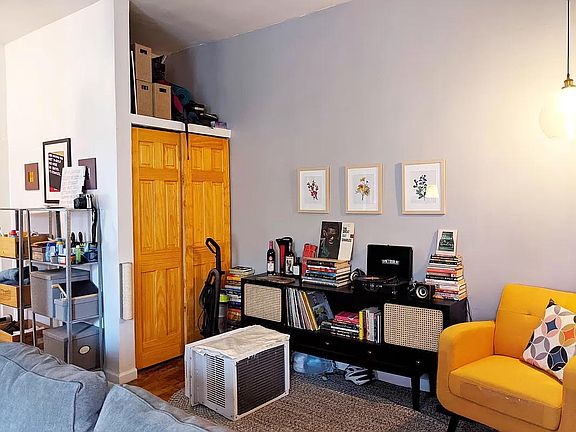 5th image of 2526 Adam C Powell Blvd #4D