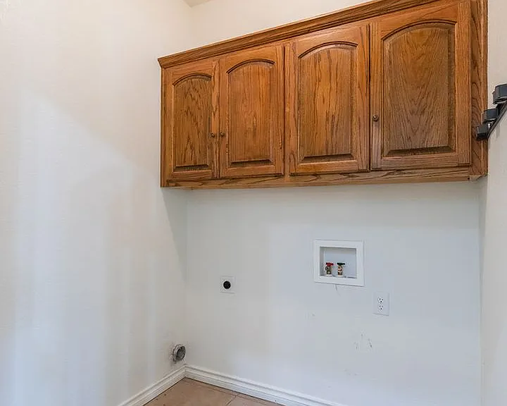 3310 Silver Oaks Dr — Photo 24