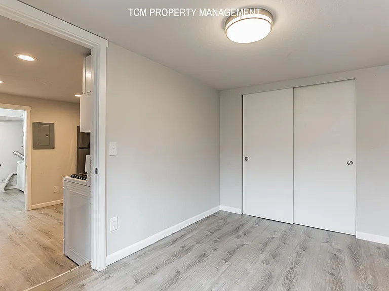 2524 Chestnut St #5 — Photo 17