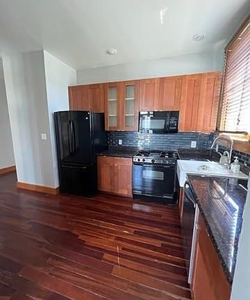 2nd image of 4512 Freret St #202
