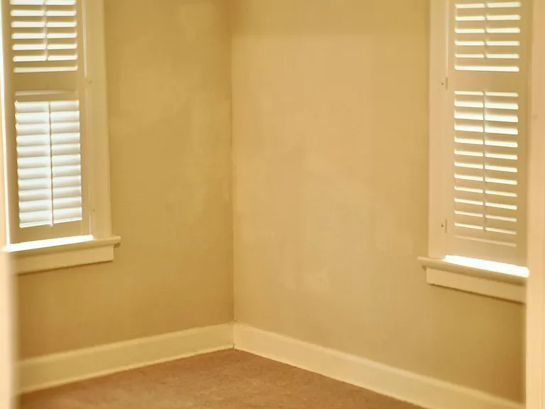 2601 Marion St — Photo 14