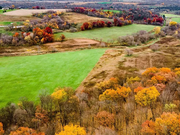 3385 Middle Hesper Rd, Decorah, IA 52101