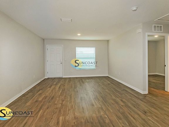 5th image of 52 Walnut Rd Unit 3