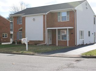 1300 Parkdale Manor Dr, Salem, VA 24153