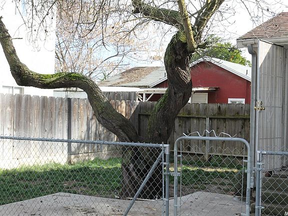 2nd image of 214 N 4th Ave