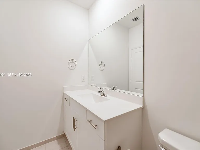 640 NE 207th St — Photo 35