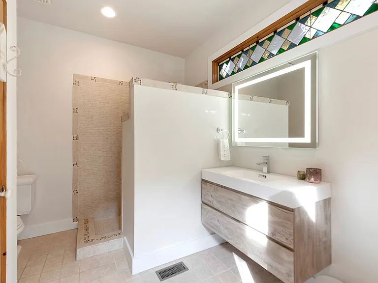 12 Yew St — Photo 12