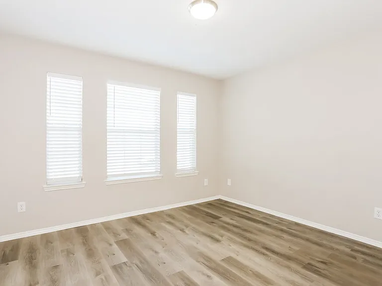 1205 Artesia Dr — Photo 14