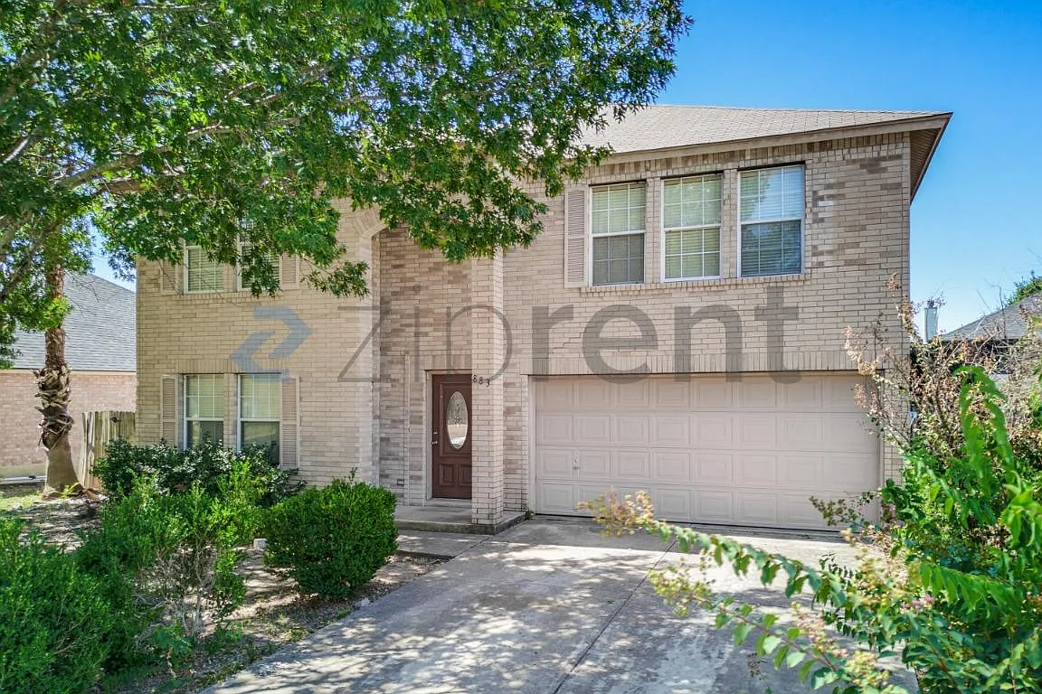 4 bed, 2.5 bath, 2540 sqft, $1,990 — Photo 1