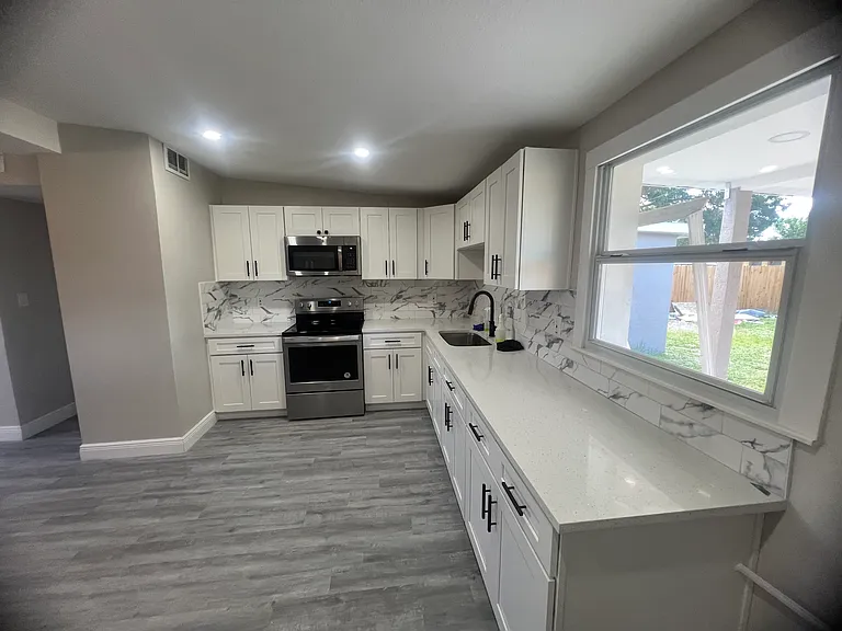 1804 Cadillac Cir — Photo 12
