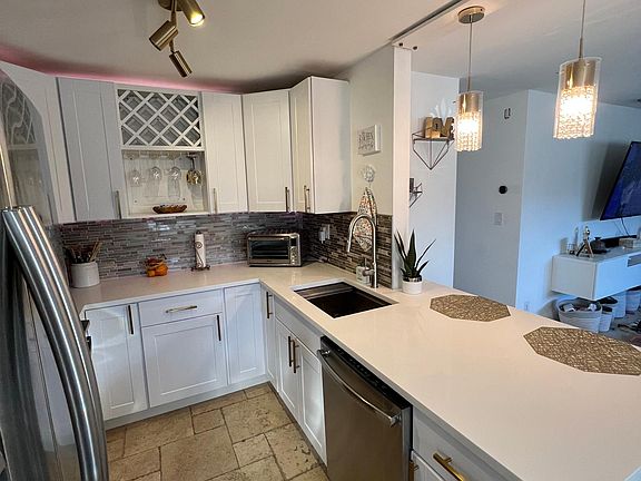 5th image of 4736 NW 6th Ave