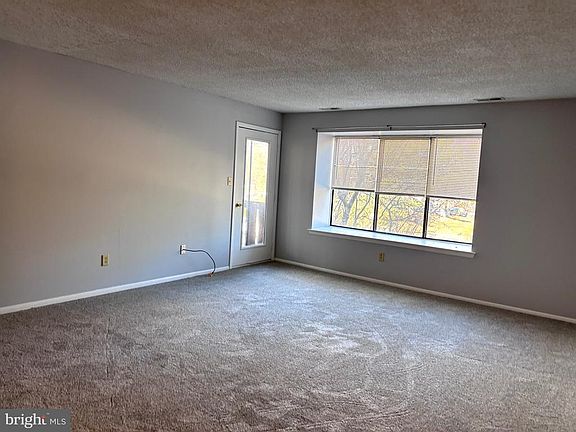 3rd image of 4810B Aberdeen Dr #B