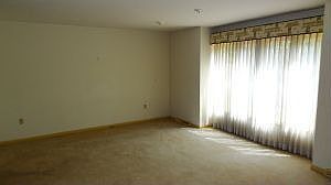 4th image of 601 E Rockcreek Dr