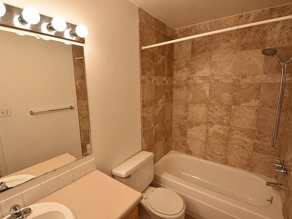 4th image of 2030 Spruce St #2