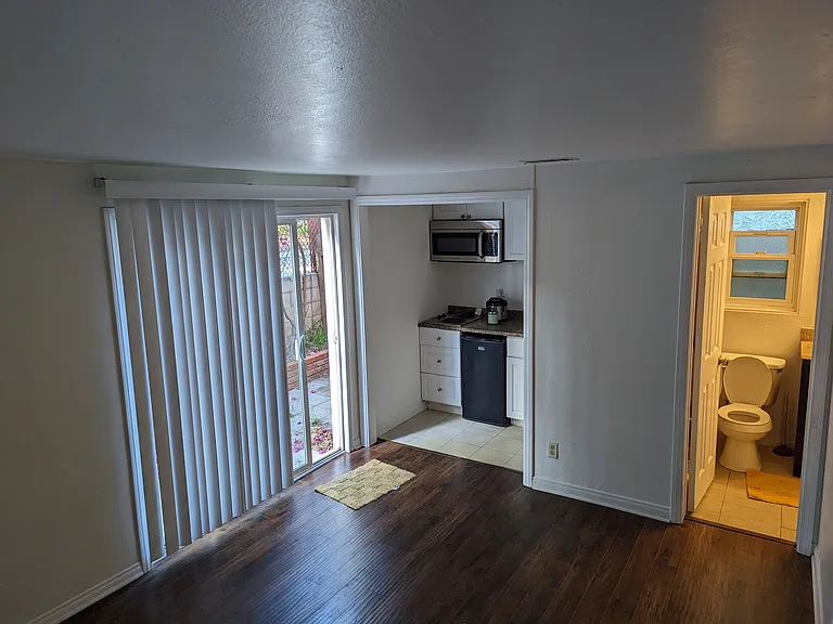 Highland Dr — Photo 2