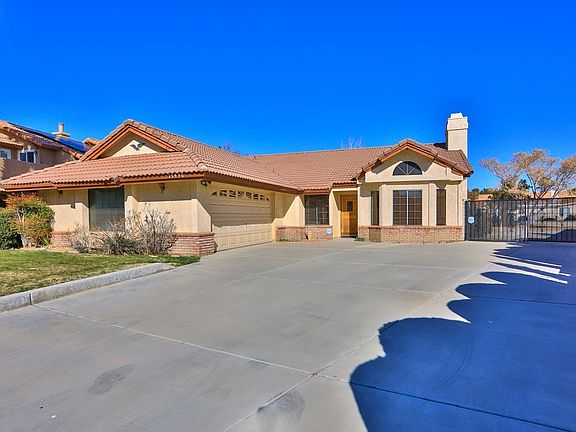 2nd image of 13990 Evergreen Ln