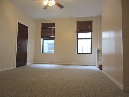 3rd image of 933 8th Ave