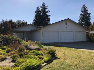 2604 Pinewood Dr, Madera, CA 93637