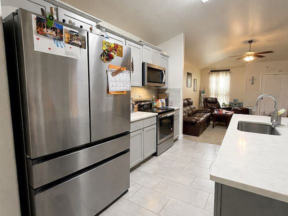 4th image of 1315 Yellow Rose Ct