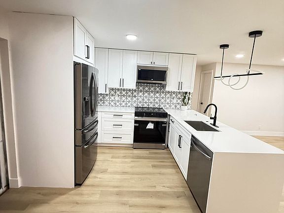 3rd image of 884 Montego Dr Drive