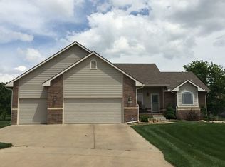 1330 E Prairie View Rd, El Dorado, KS 67042