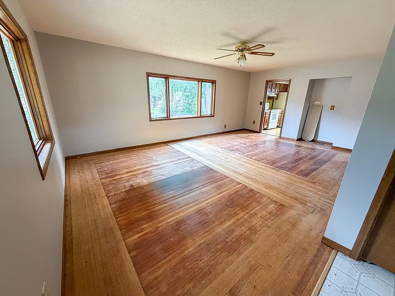 609 N Edmunds St — Photo 2