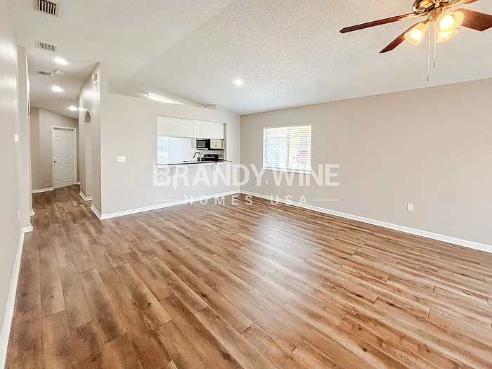 11750 Lynmoor Dr — Photo 5