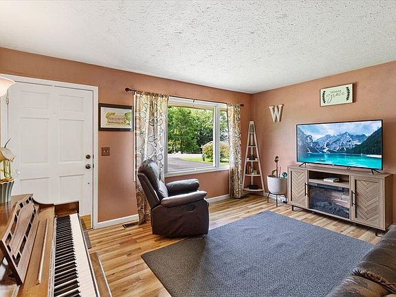 4th image of 2318 Plateau Dr