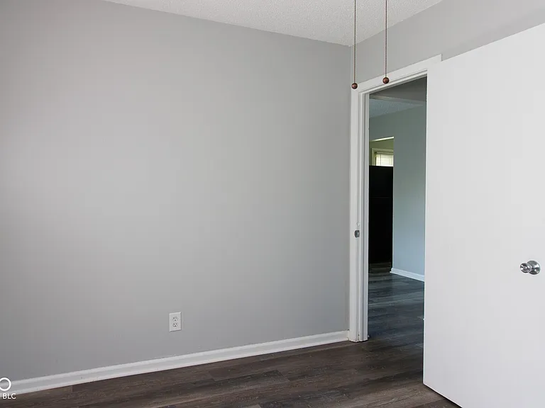 2517 Villa Ave — Photo 11