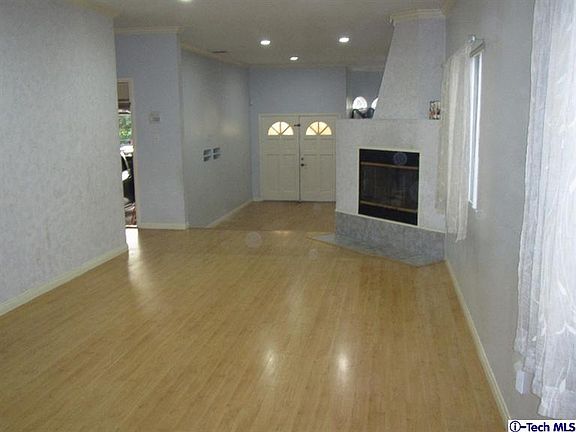 4th image of 10238 Whitegate Ave