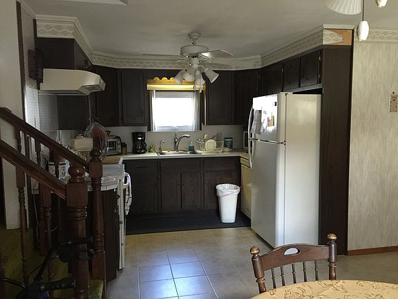 5th image of 251 Avoca Ave