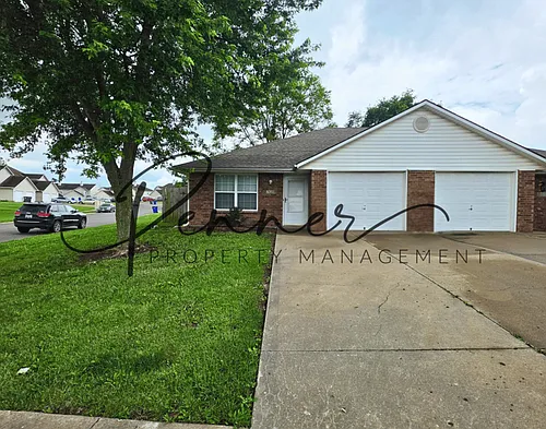 209 NW Woodbury Dr Photo 1