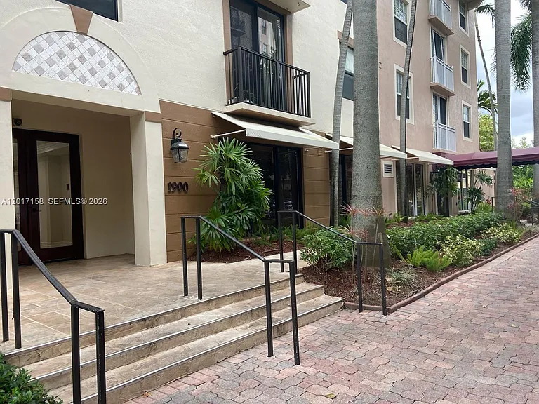 1900 Van Buren St #111B — Photo 7