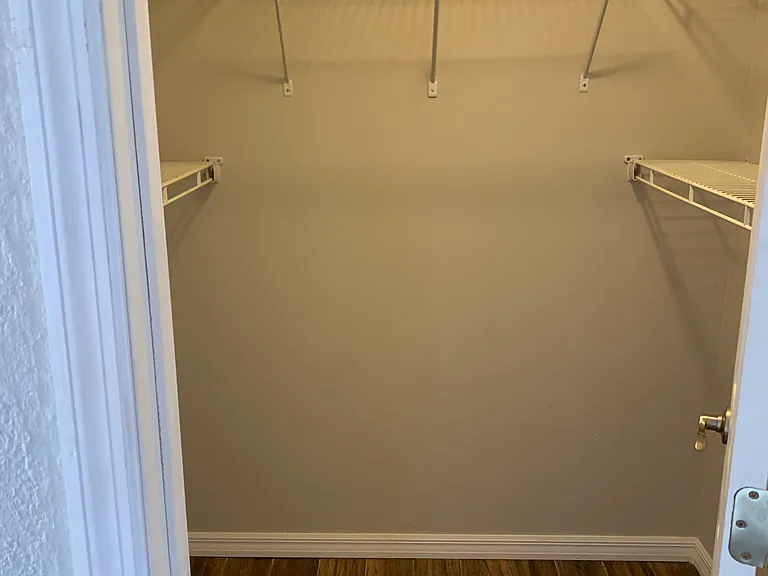 2130 W Silver Hill Ln — Photo 10