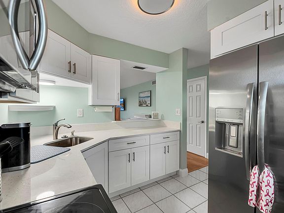 3rd image of 1176 Bayshore Dr