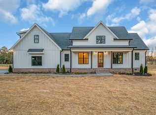 2246 Hogan Rd, Burns, TN 37029