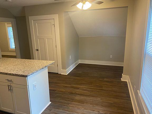 Versatile Breakfast Nook & Living Space