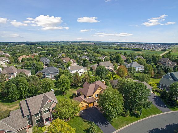 3rd image of 3935 Kentwood Ln
