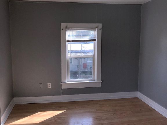 2nd image of 1110 Naval Ave APT D